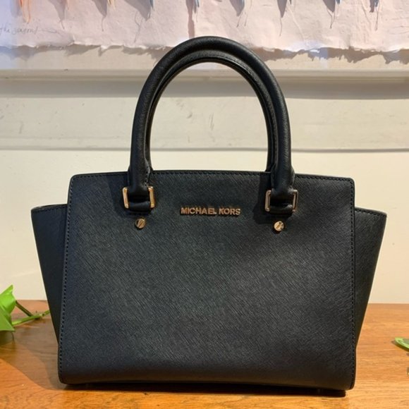Michael Kors Handbags - Michael Kors Selma Saffiano Medium Satchel Bag